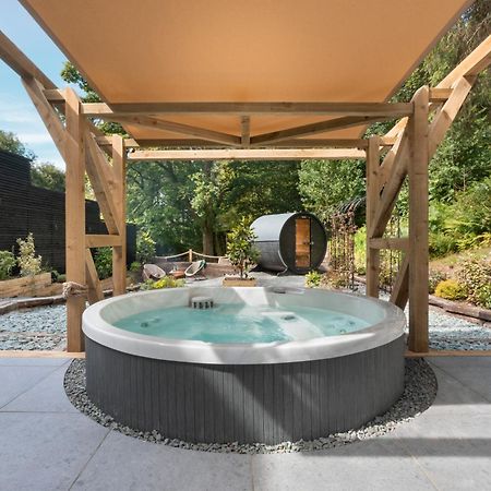 Aphrodites Group - Luxury Hot Tub Suites In Central Lake District! Bowness-on-Windermere Esterno foto