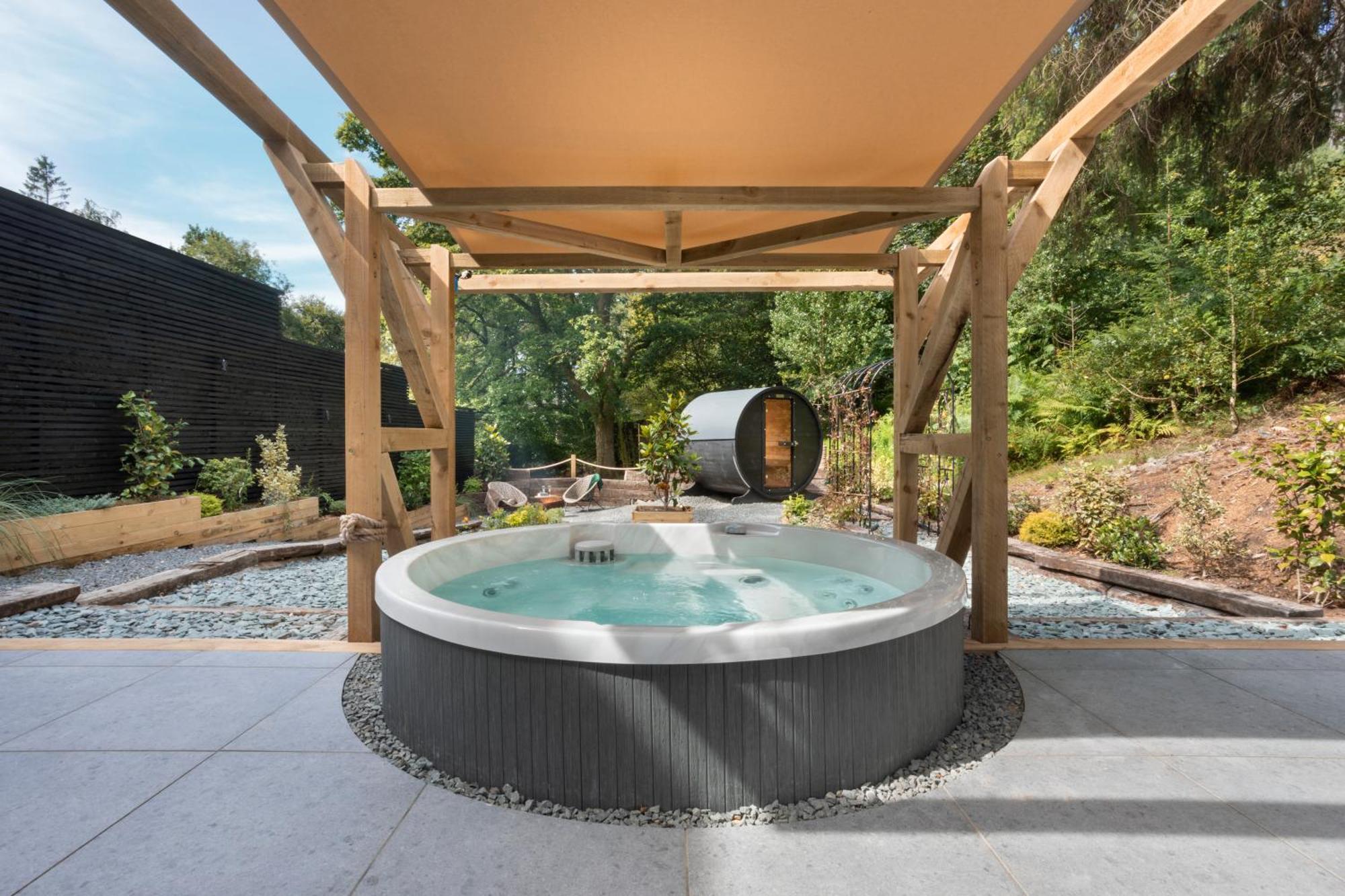Aphrodites Group - Luxury Hot Tub Suites In Central Lake District! Bowness-on-Windermere Esterno foto