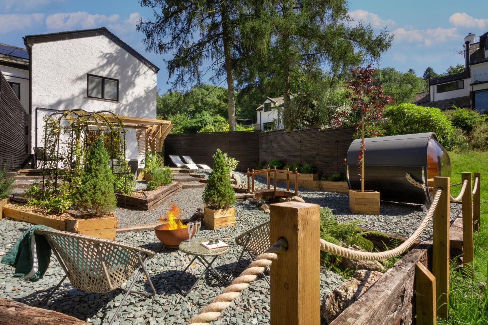 Aphrodites Group - Luxury Hot Tub Suites In Central Lake District! Bowness-on-Windermere Esterno foto