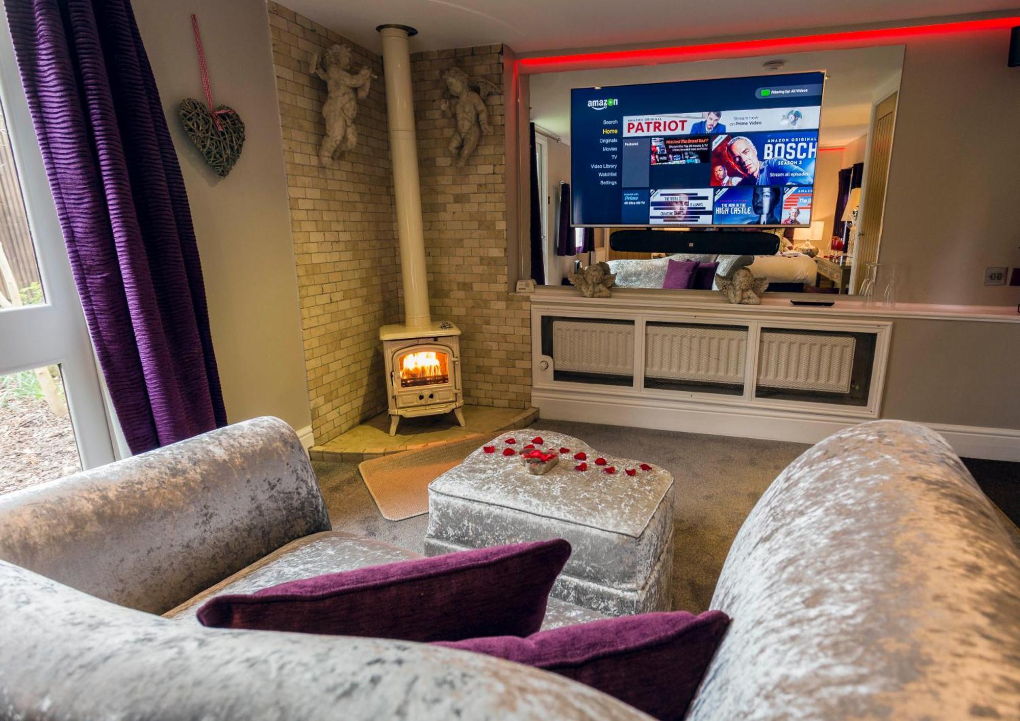 Aphrodites Group - Luxury Hot Tub Suites In Central Lake District! Bowness-on-Windermere Esterno foto
