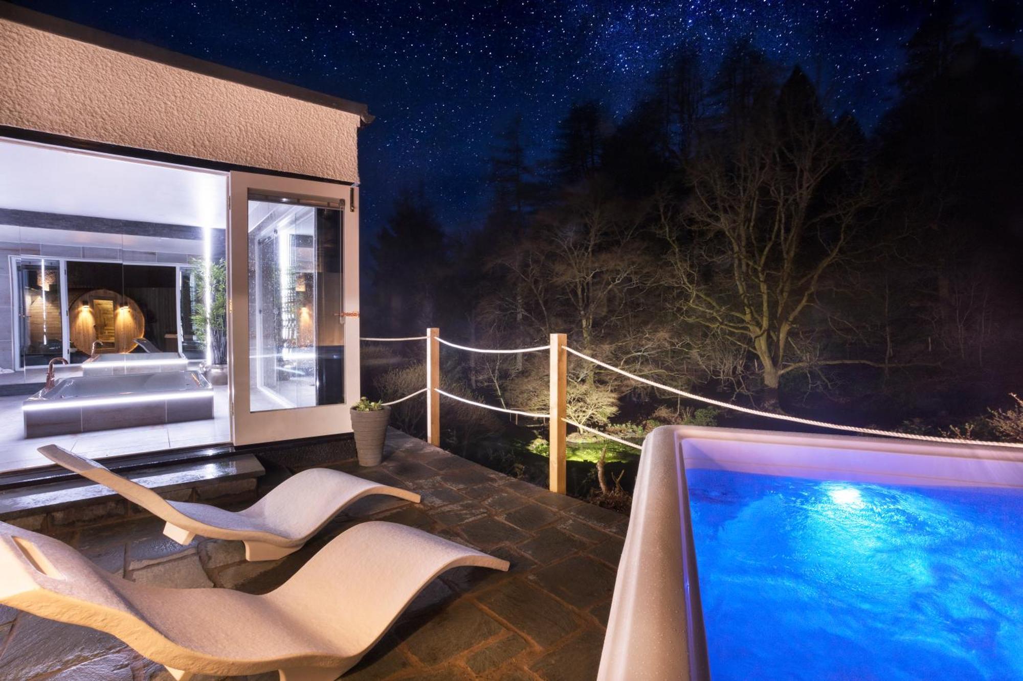 Aphrodites Group - Luxury Hot Tub Suites In Central Lake District! Bowness-on-Windermere Esterno foto