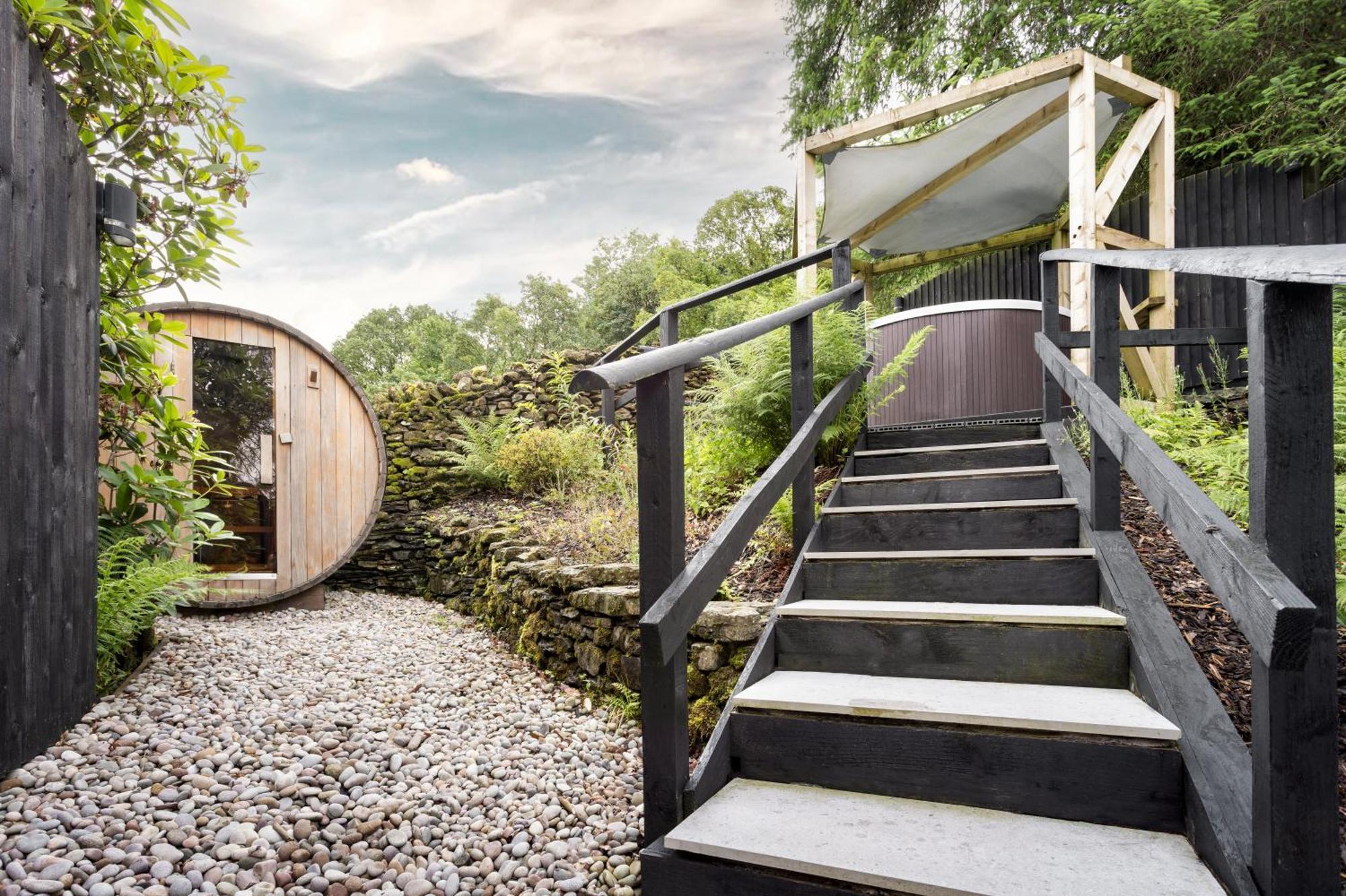 Aphrodites Group - Luxury Hot Tub Suites In Central Lake District! Bowness-on-Windermere Esterno foto