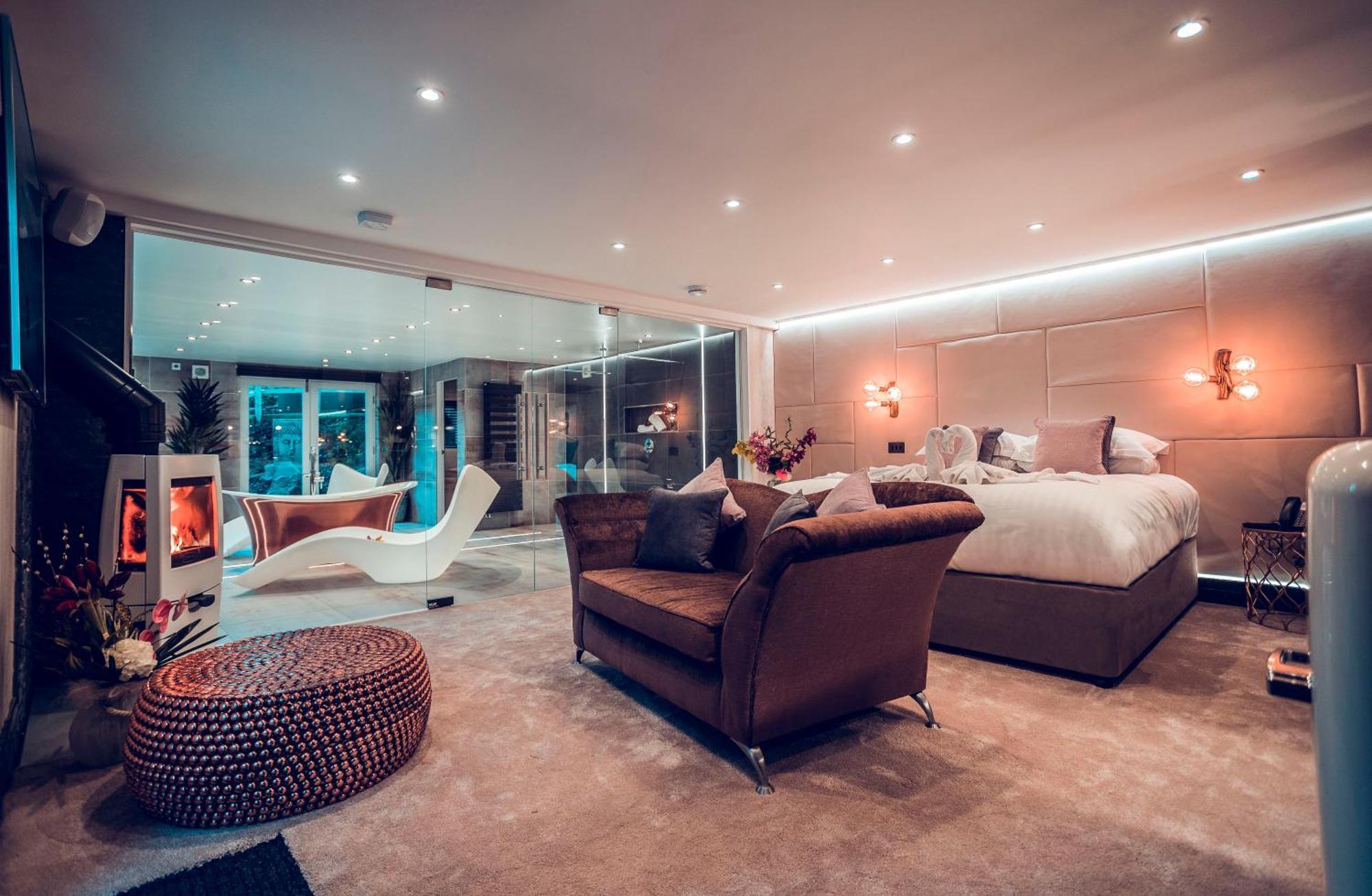 Aphrodites Group - Luxury Hot Tub Suites In Central Lake District! Bowness-on-Windermere Esterno foto