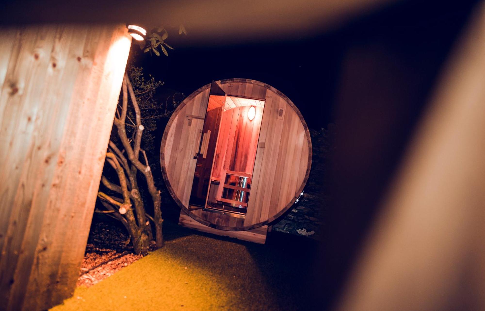 Aphrodites Group - Luxury Hot Tub Suites In Central Lake District! Bowness-on-Windermere Esterno foto