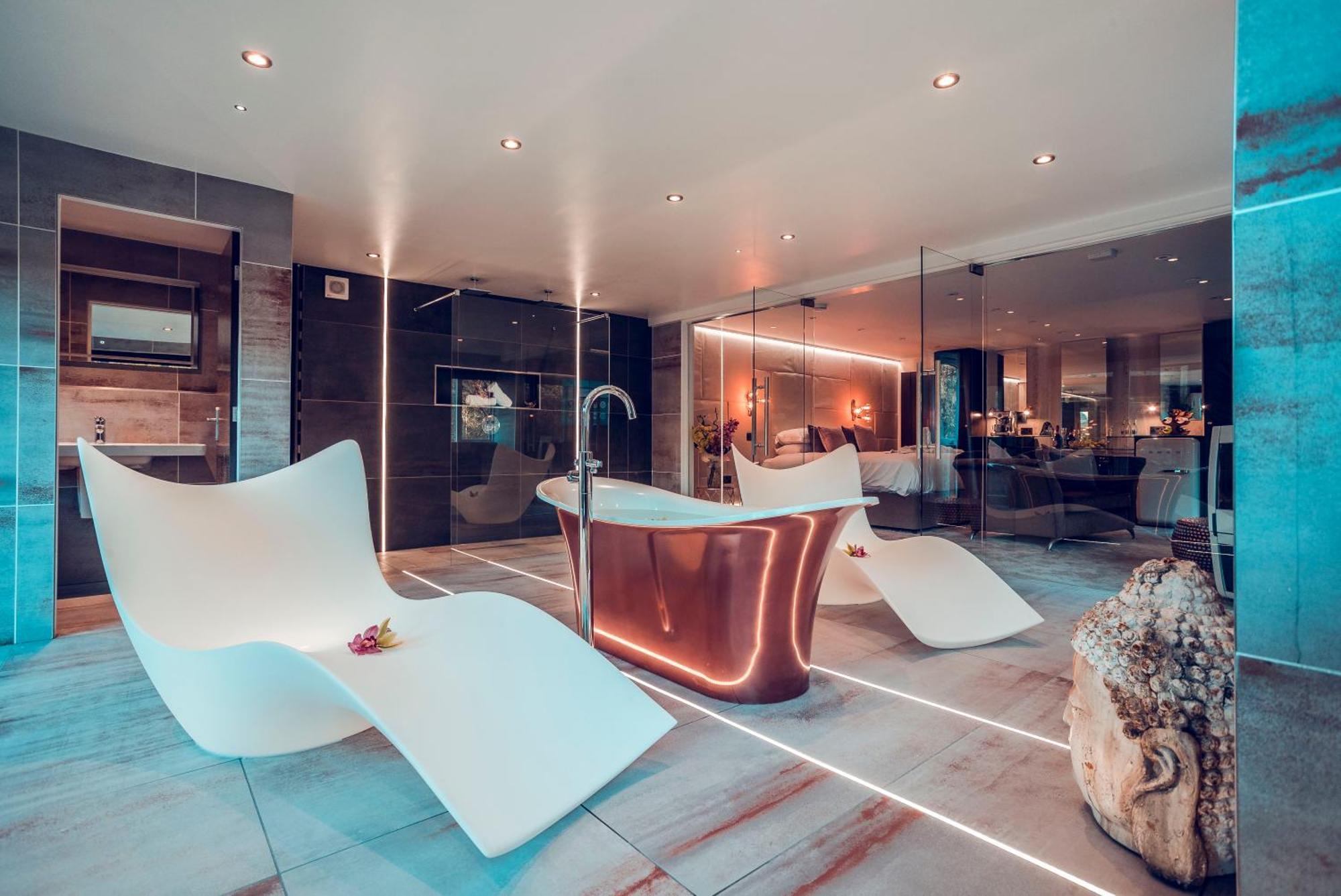Aphrodites Group - Luxury Hot Tub Suites In Central Lake District! Bowness-on-Windermere Esterno foto