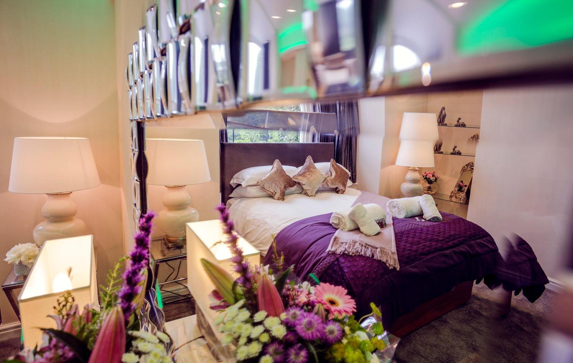 Aphrodites Group - Luxury Hot Tub Suites In Central Lake District! Bowness-on-Windermere Esterno foto