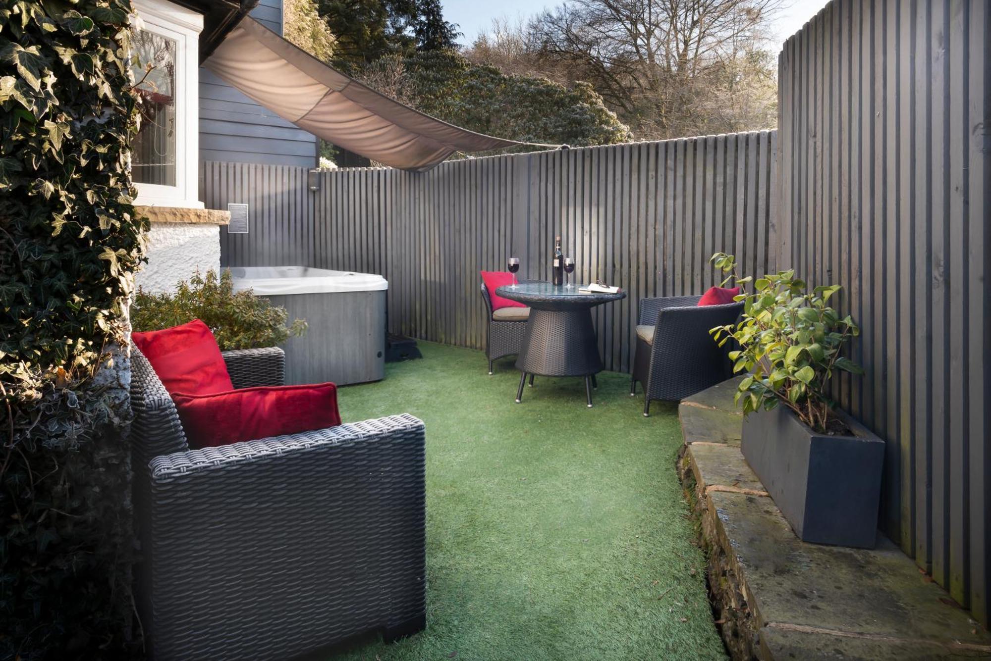Aphrodites Group - Luxury Hot Tub Suites In Central Lake District! Bowness-on-Windermere Esterno foto