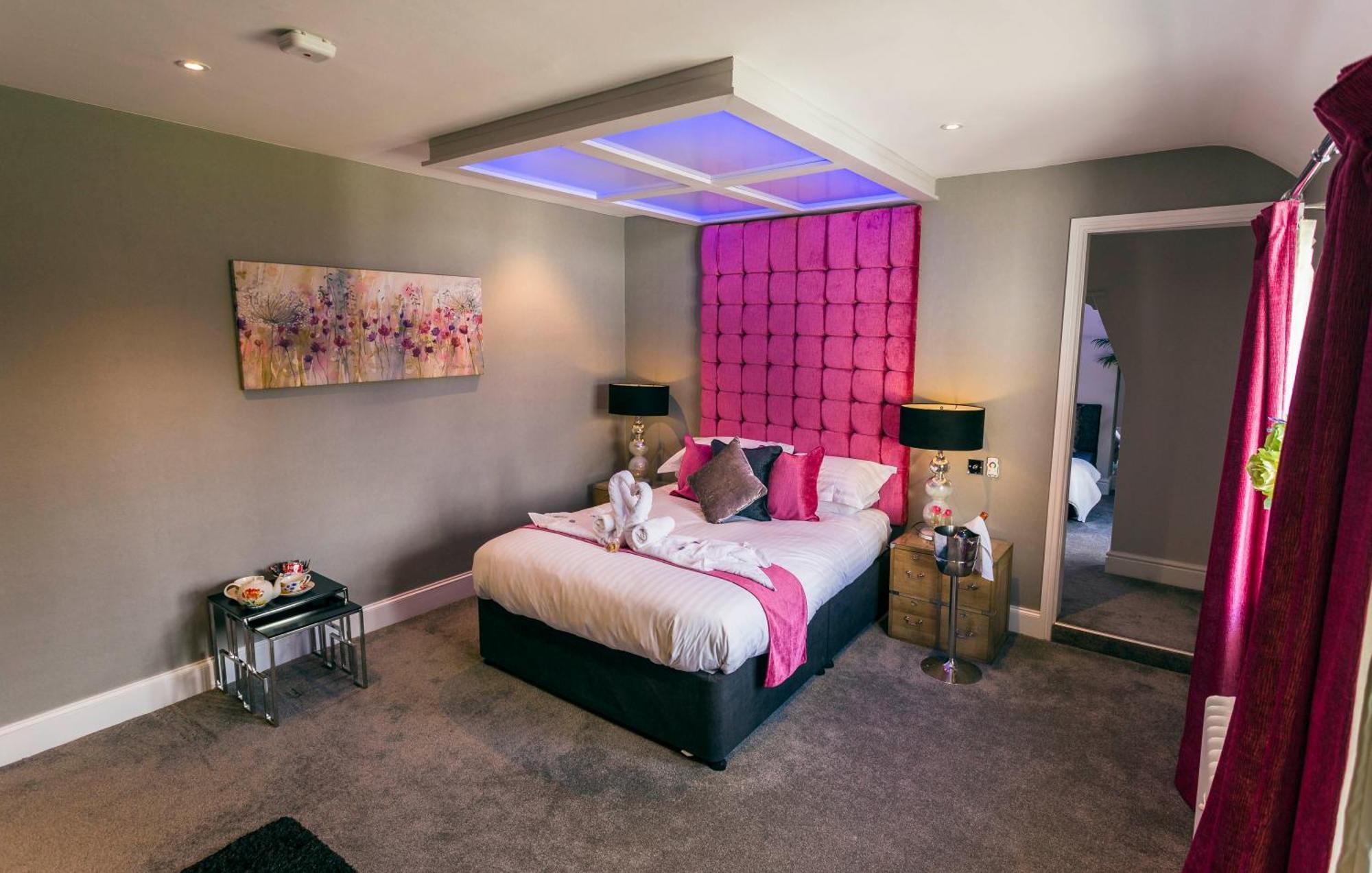 Aphrodites Group - Luxury Hot Tub Suites In Central Lake District! Bowness-on-Windermere Esterno foto
