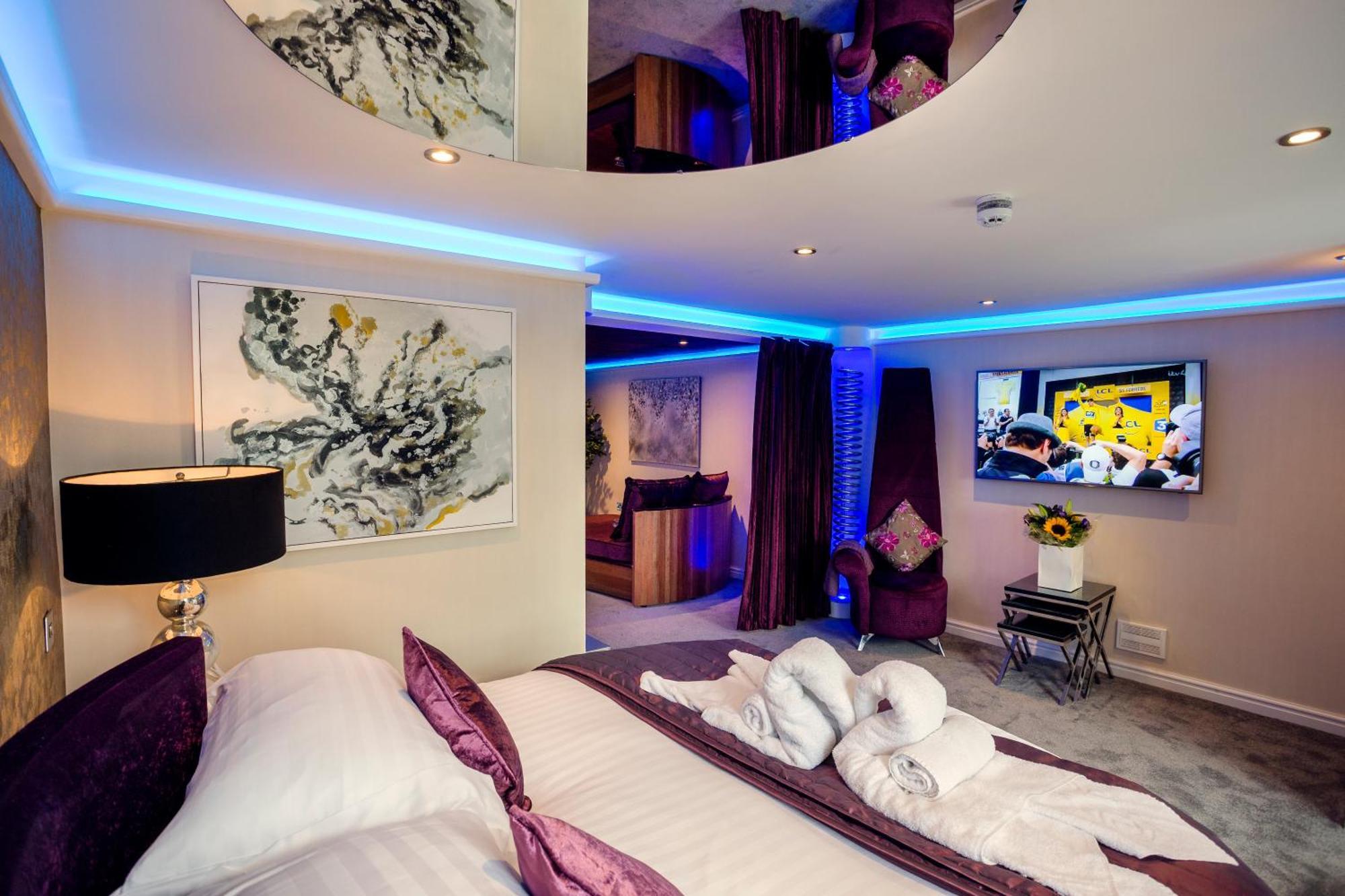 Aphrodites Group - Luxury Hot Tub Suites In Central Lake District! Bowness-on-Windermere Esterno foto