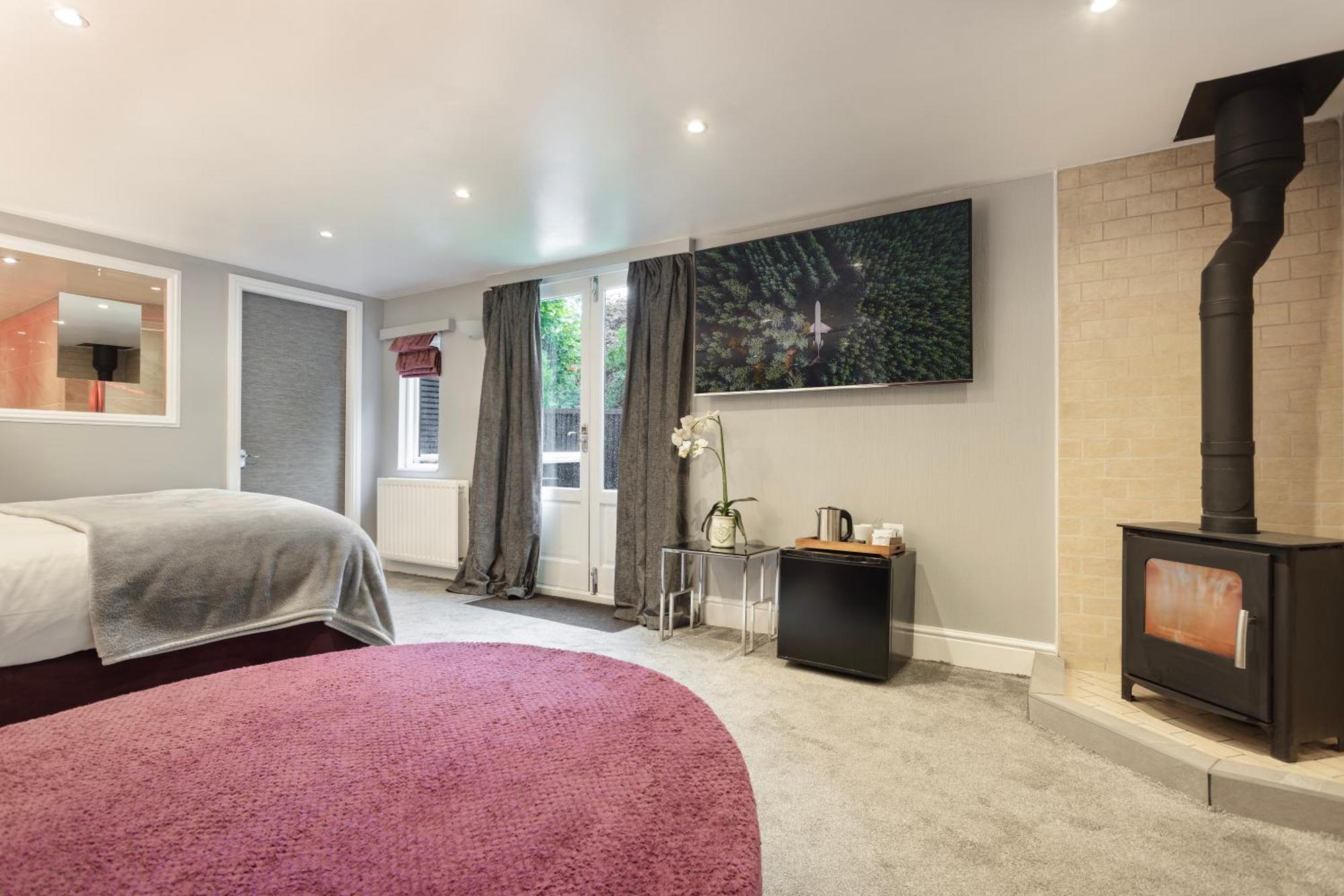 Aphrodites Group - Luxury Hot Tub Suites In Central Lake District! Bowness-on-Windermere Esterno foto
