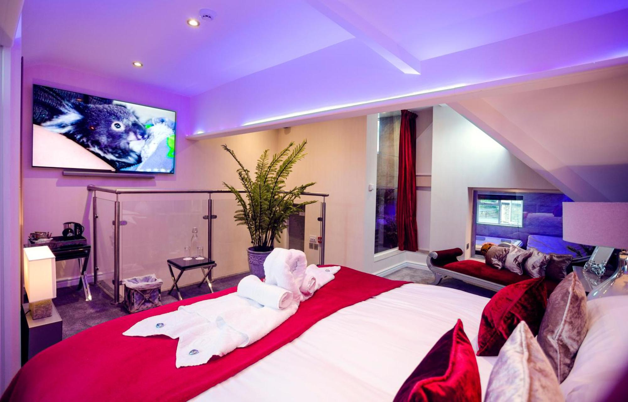 Aphrodites Group - Luxury Hot Tub Suites In Central Lake District! Bowness-on-Windermere Esterno foto