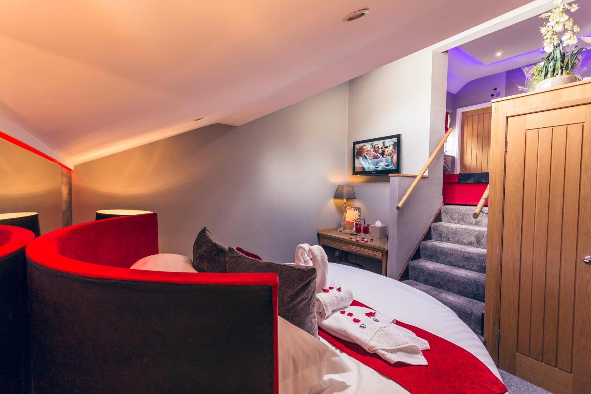 Aphrodites Group - Luxury Hot Tub Suites In Central Lake District! Bowness-on-Windermere Esterno foto